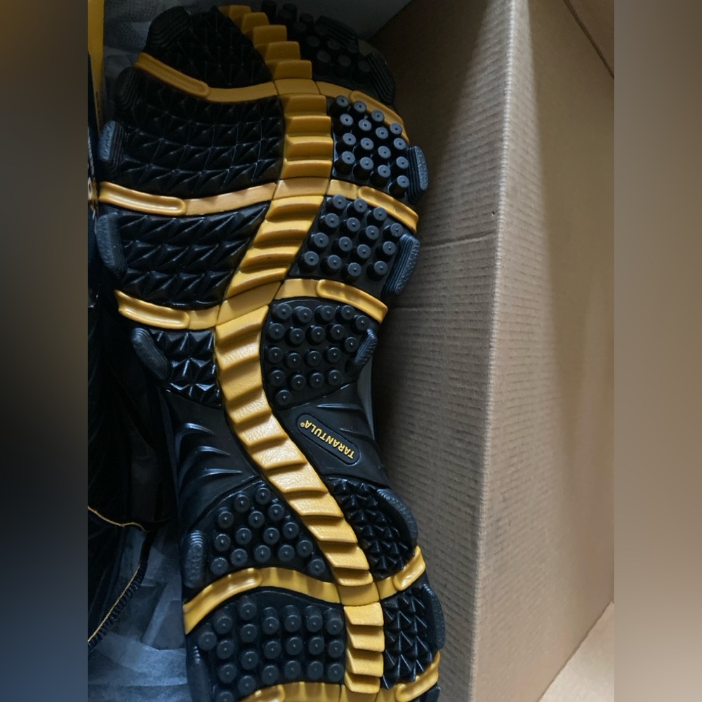 Dakota work pro steel toe shoes

Never worn

Bought for 129$